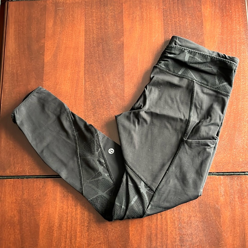 Lululemon size 8 black leggings with mesh